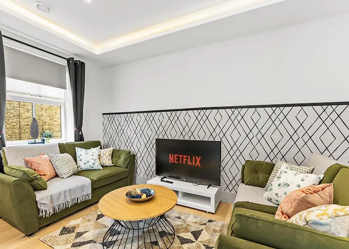 Stunning 2 Bed Flat In London - Sleeps 8 -Balcony