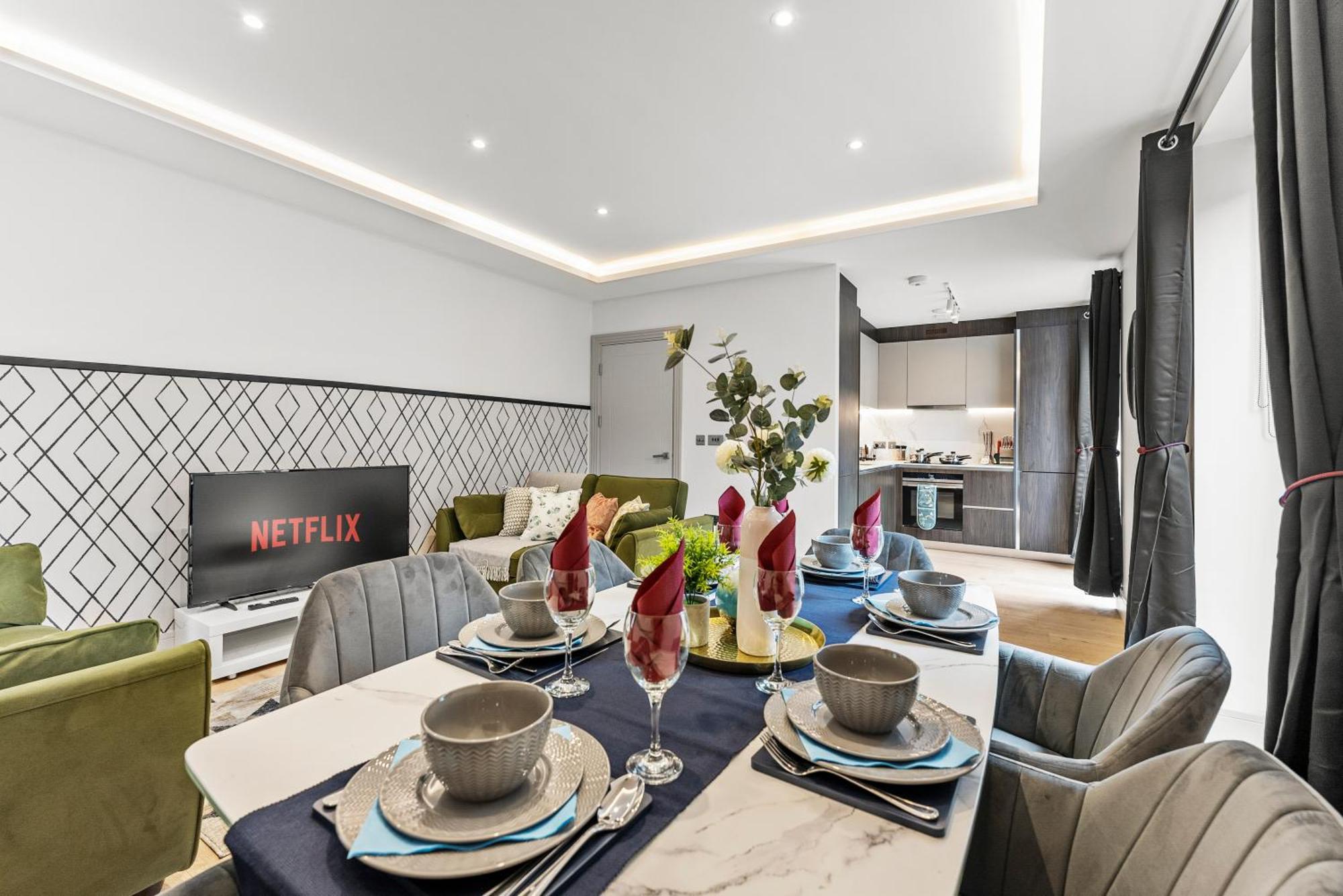 Stunning 2 Bed Flat In - Sleeps 8 -balcony * Londra