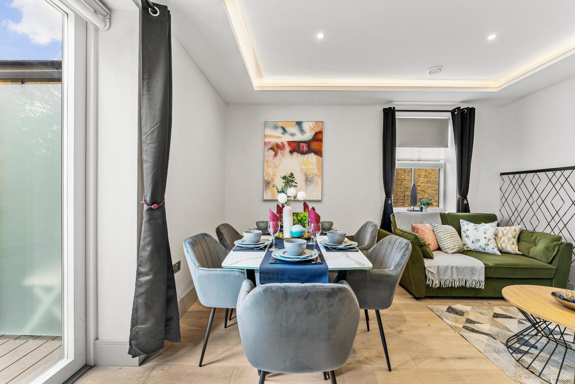 Stunning 2 Bed Flat In - Sleeps 8 -balcony Londra